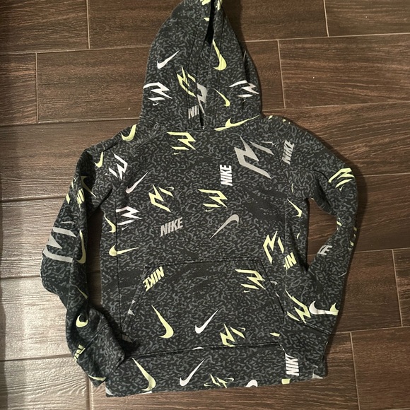 Nike , Jordan, adidas, Under Armour Kids Graphic Hoodies- size youth medium. - Picture 4 of 9